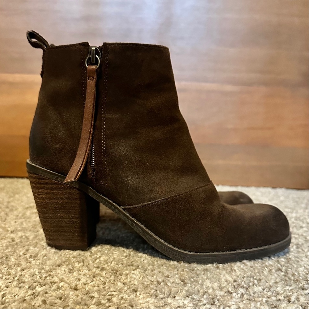 dolce vita sara suede booties